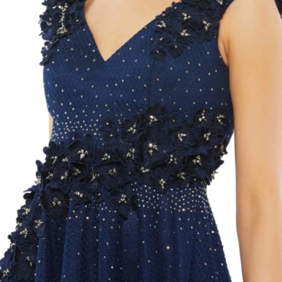 MAC DUGGAL Floral Applique Embroidered A-Line V-Neck Formal Gown Maxi Dress NEW - Picture 5 of 16